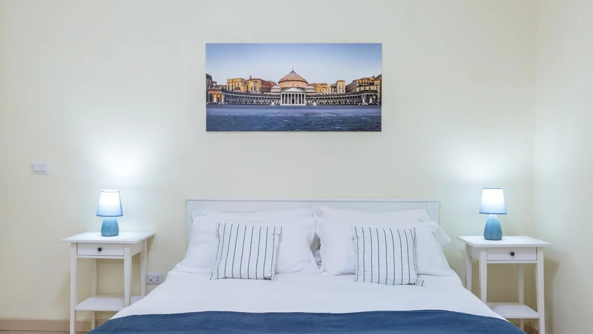 A Pochi Passi Da Piazza Del Gesu By Wonderful Italy Apartment Naples