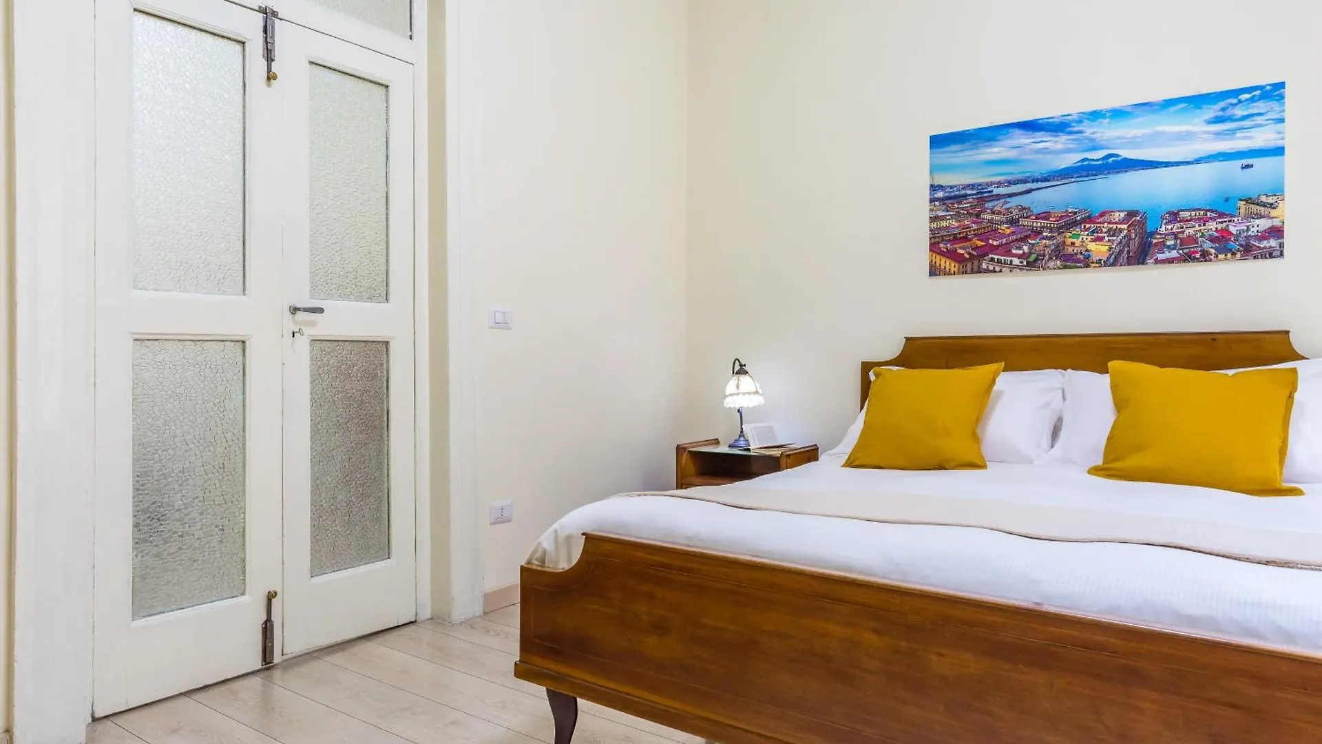 A Pochi Passi Da Piazza Del Gesu By Wonderful Italy Apartment Naples