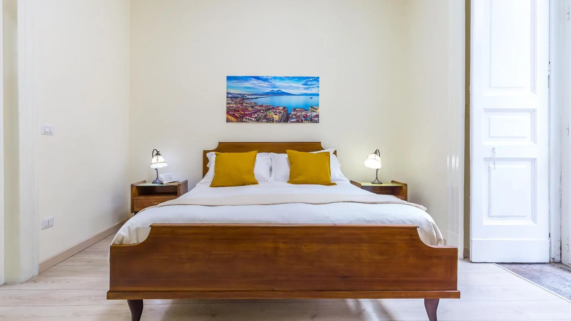 A Pochi Passi Da Piazza Del Gesu By Wonderful Italy Apartment Naples